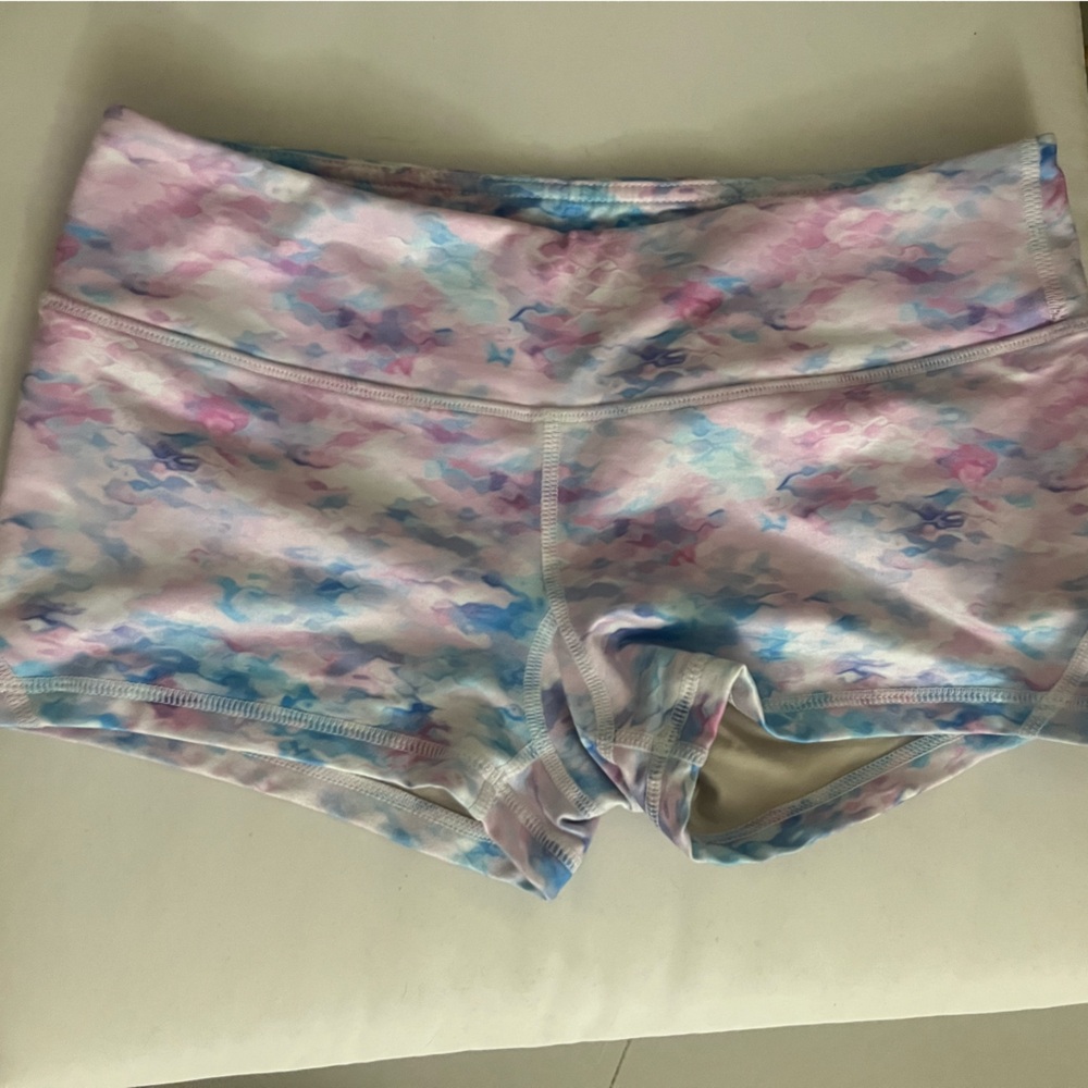 Rouen shorts. (Yoga, crossfit, cardio, running)